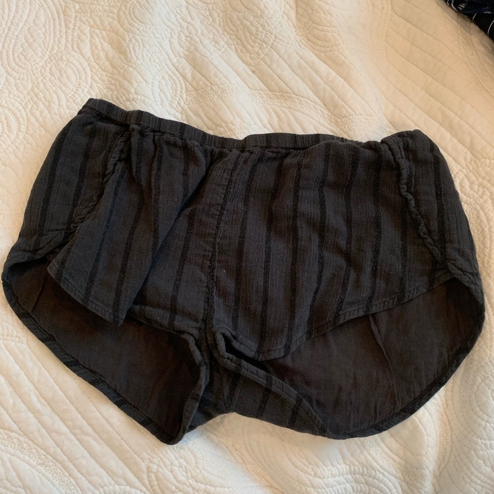 Black billabong shorts
